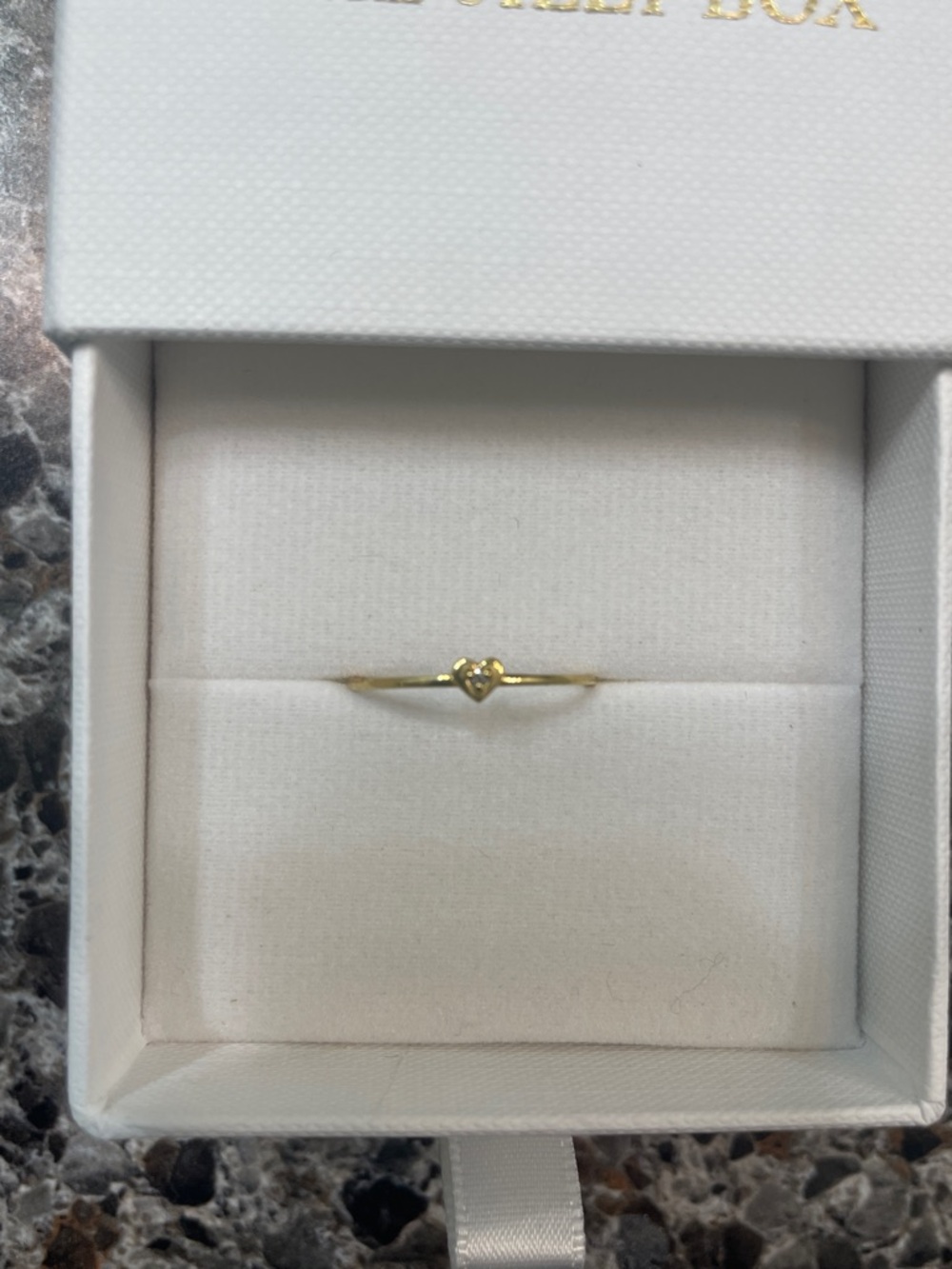 Winter 2022 Jilly Box x Paris Jewellers 10k gold heart band, sz 7